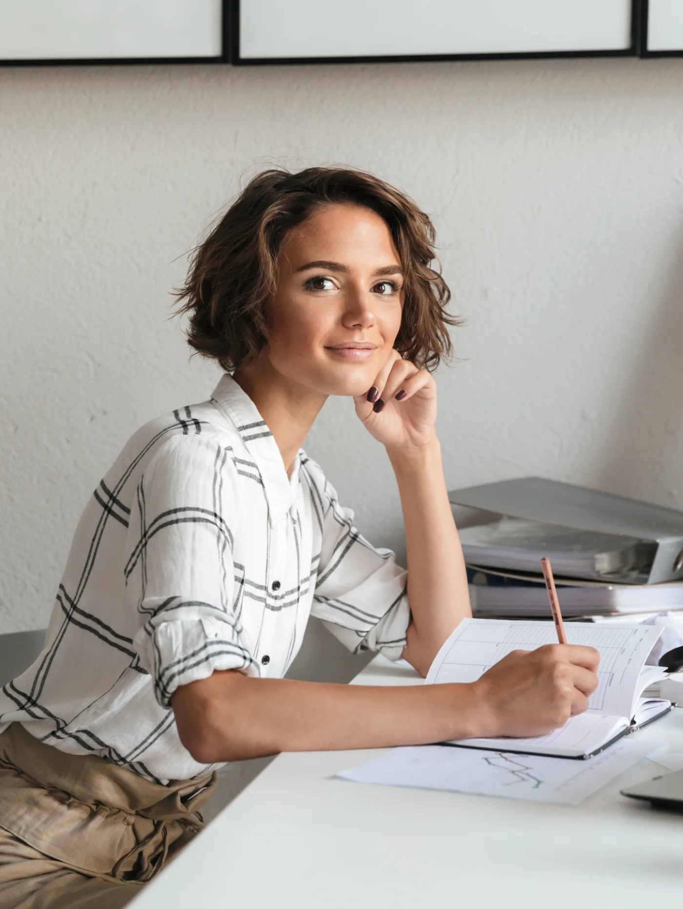 Dirigeante d'entreprise préparant son financement immobilier à Dijon
